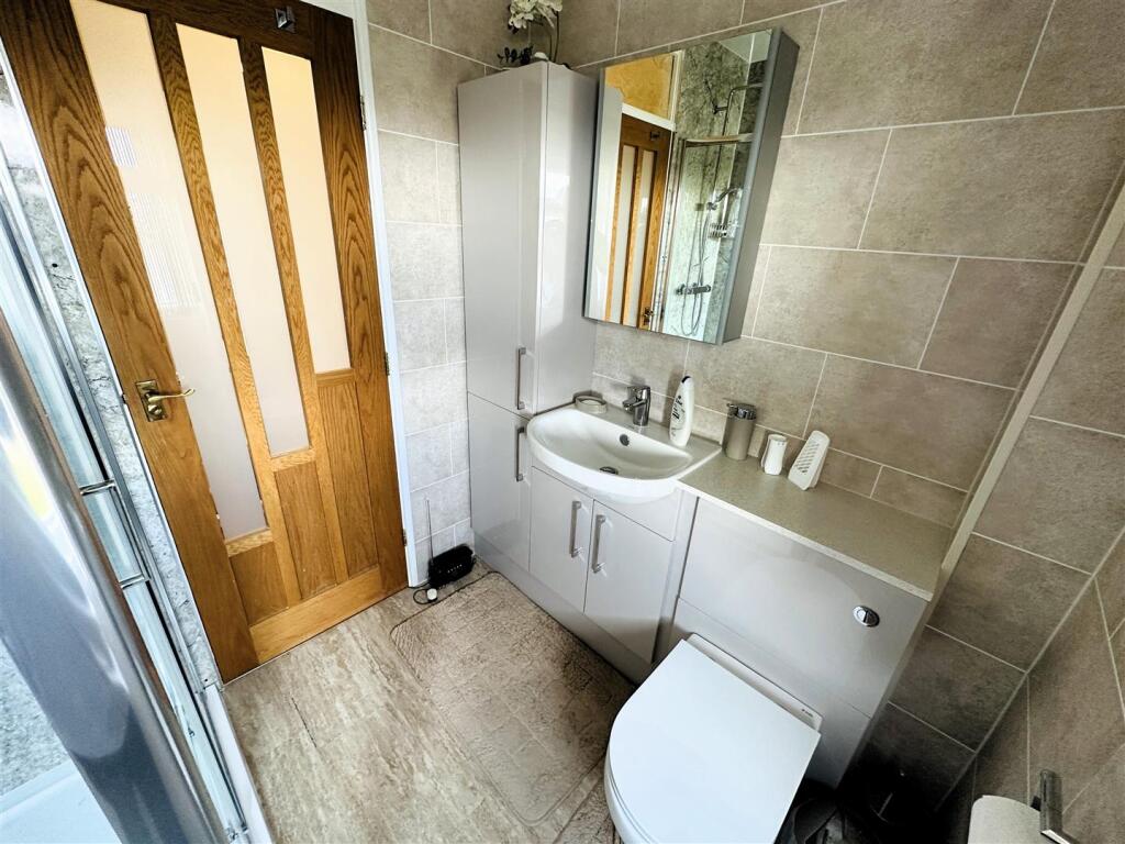 Shower room.jpg