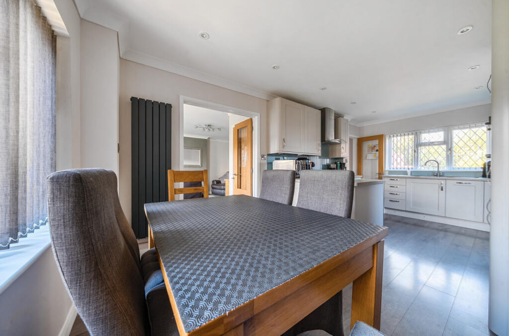 1371573-16-68f8a6c2d0bff