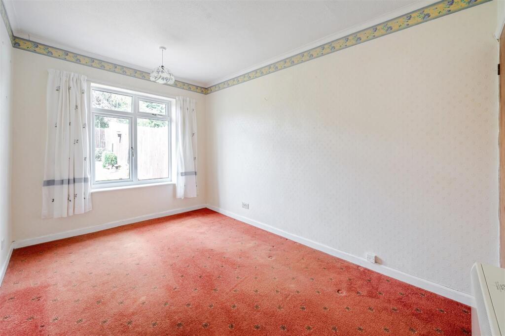 15 Simons Walk, Pattishall (20).jpg