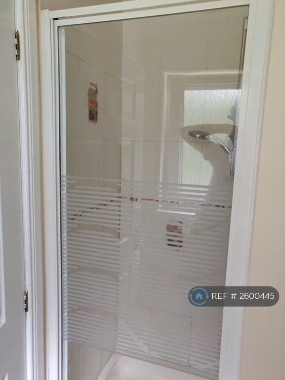 En-Suite To Master Bedroom