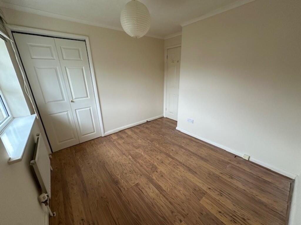 Front bedroom1