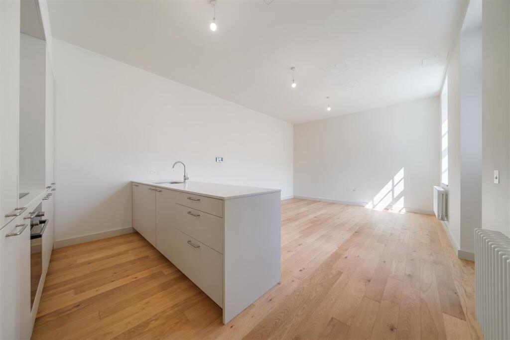 Flat E, 20 Newcourt Street NW8 7AA-No Watermark-5.