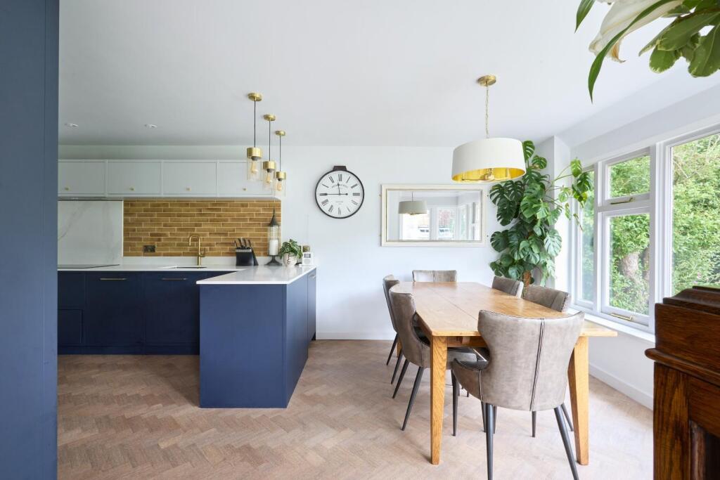 24 Queen Edith's Way 0408250021.jpg