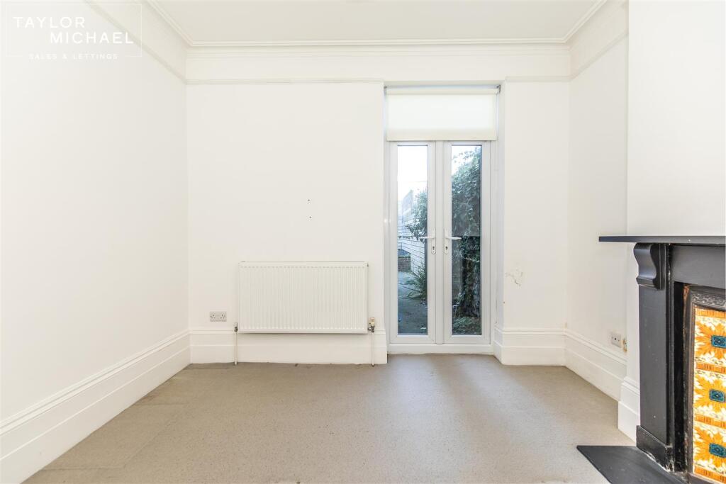 Bedroom / Living Room