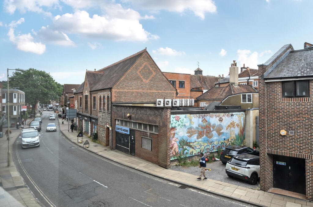 1315636-11-685abe...