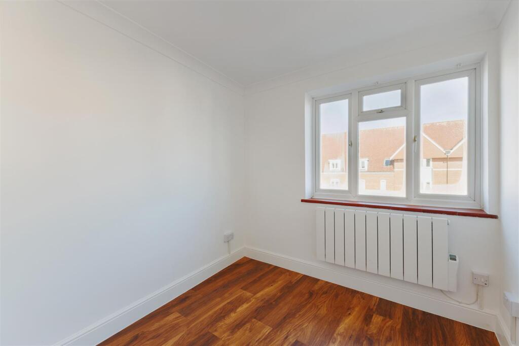 85374_Flat 2 18A High Street  (13).jpg