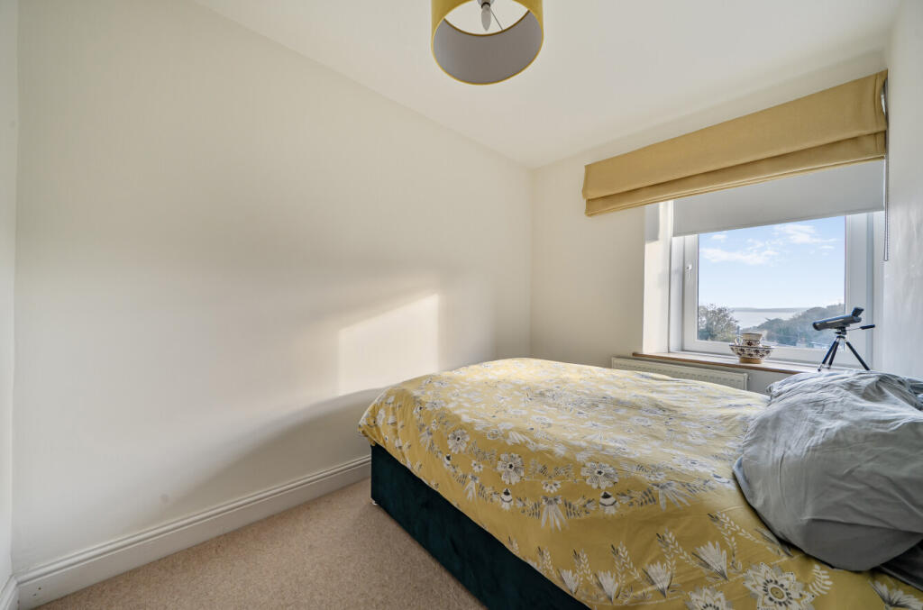 1370329-10-68f628...