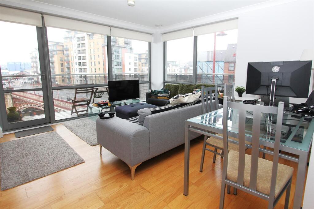 Living Room.JPG