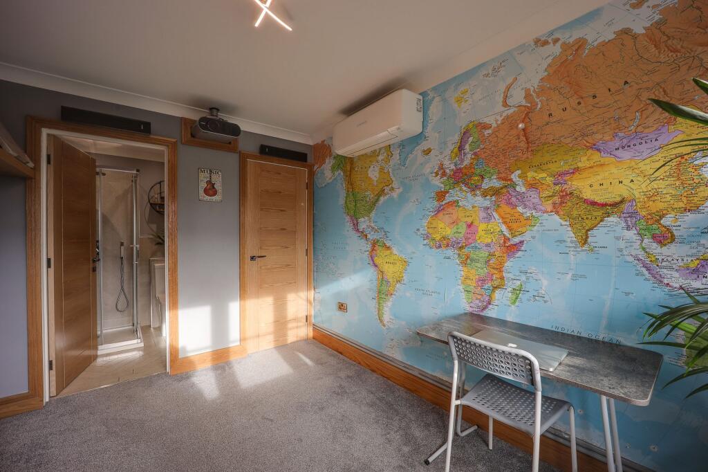 Bedroom 6/Study