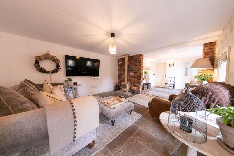 Lounge &amp; hallway