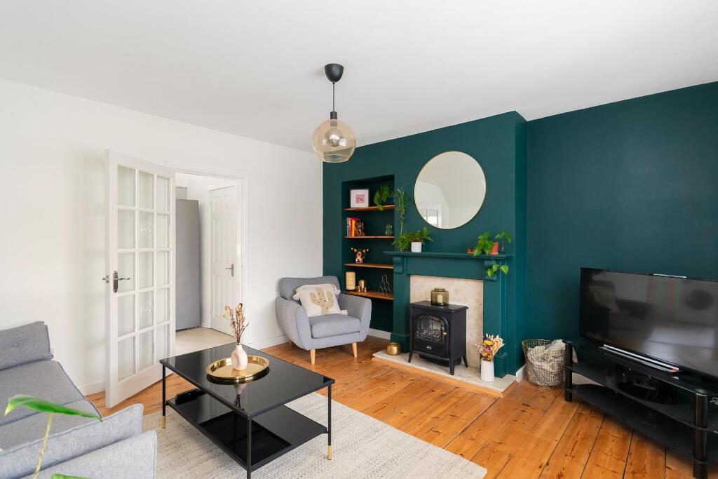 3B8RBR - Living Room C.jpg