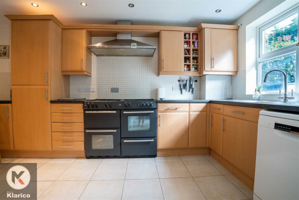 harnal close-7.jpg
