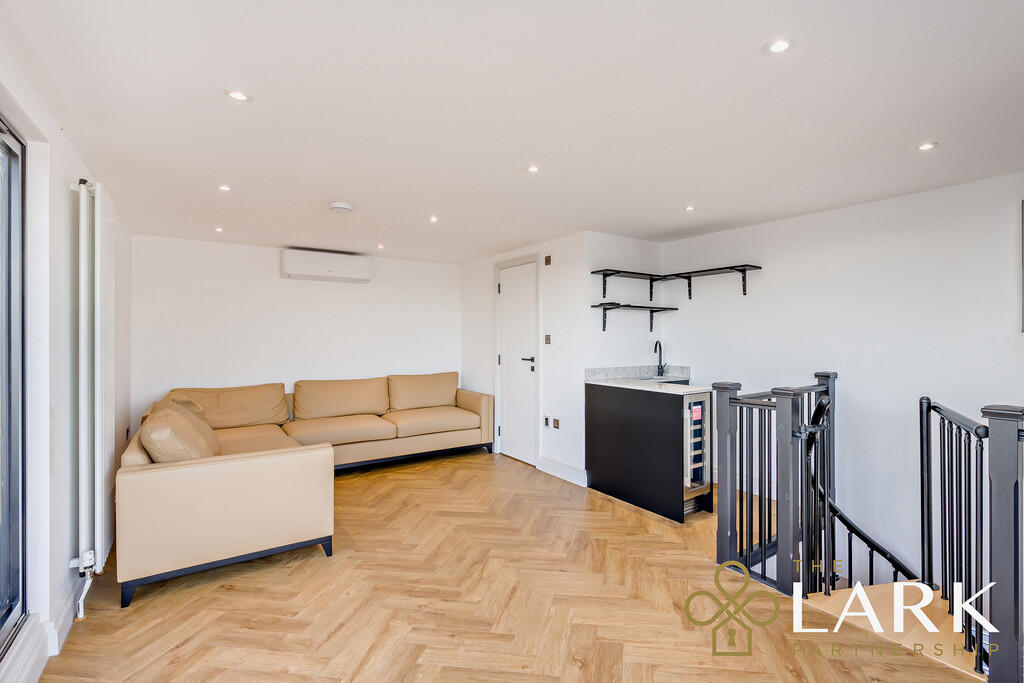 8670872-interiorW...