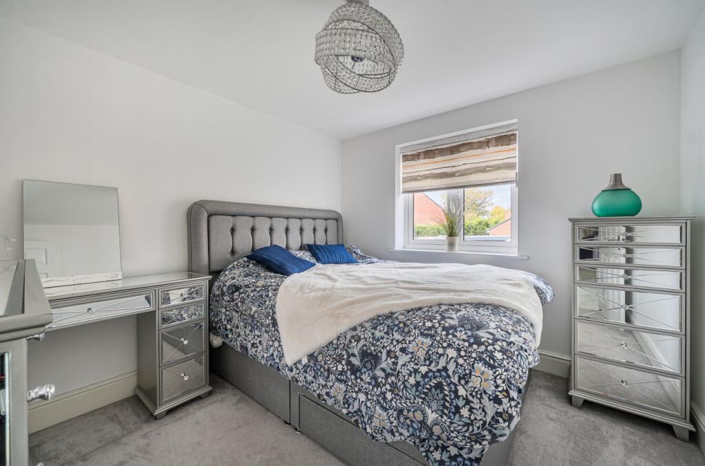 1369815-34-68f799...