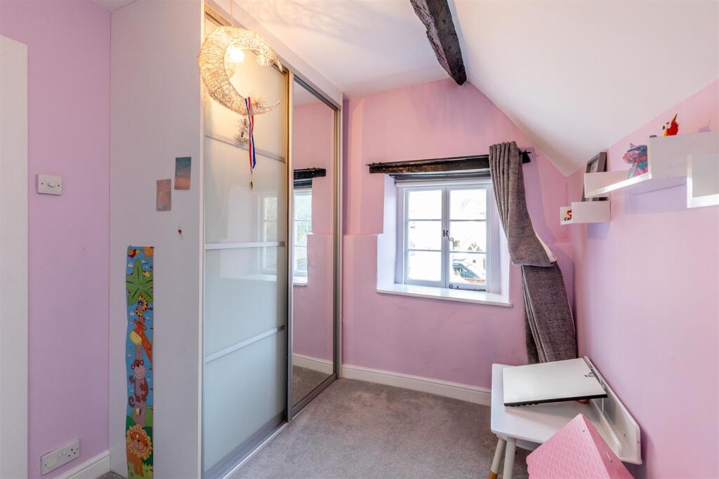 The Cottage, Over Lane Bed 4.jpg
