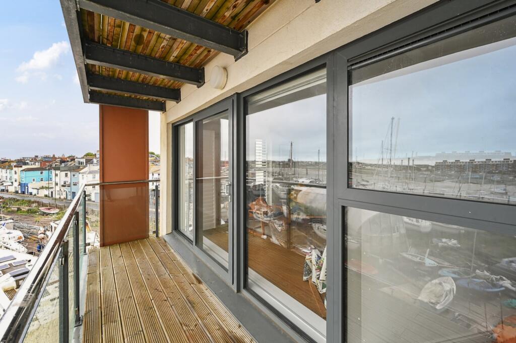Balcony Alt