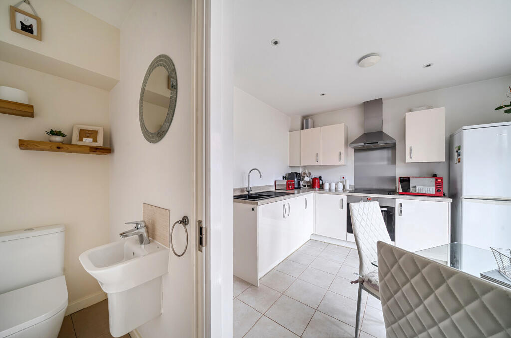 1389023-22-693afb...