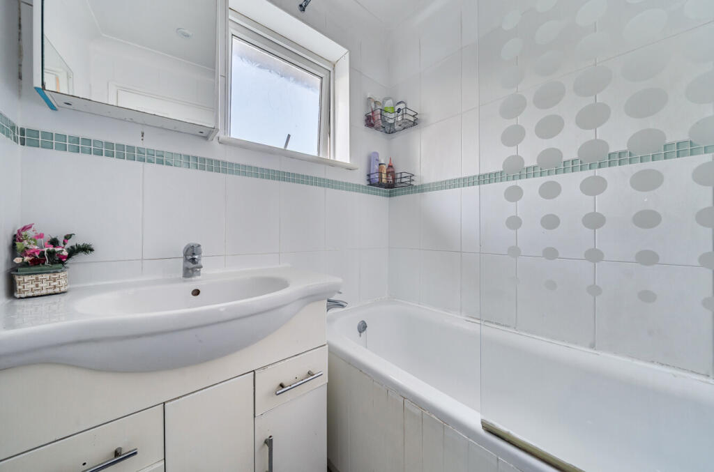 1395362-16-695bdd...