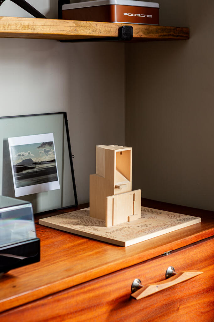 289040 - 25_5_TMH E1 2HS7120-Enhanced-NR.jpg