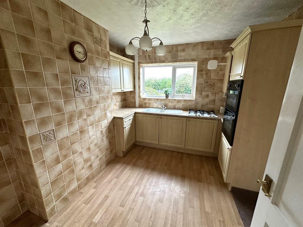 kitchen 1.jpg