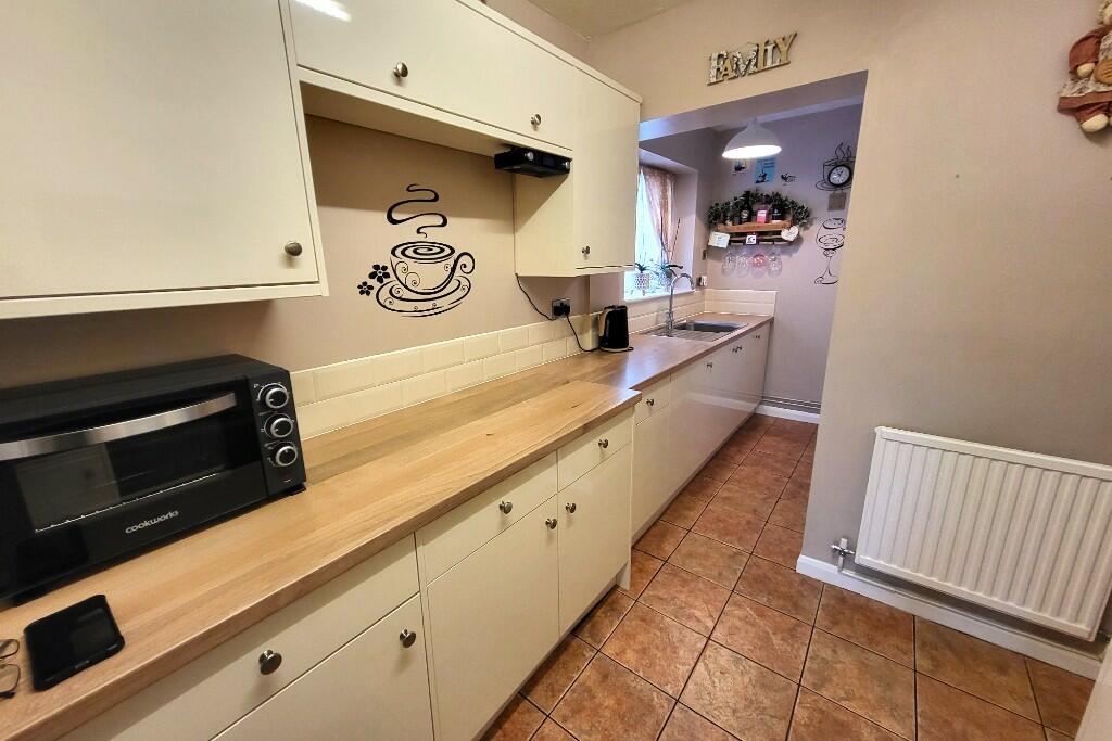 Kitchen (2) 