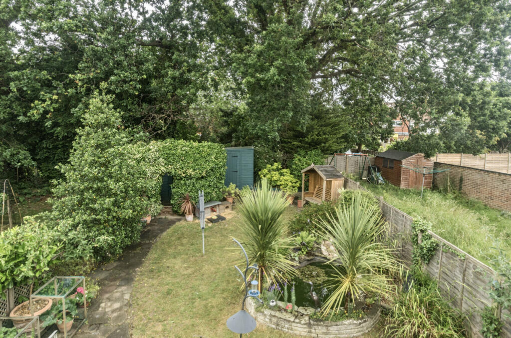 1303458-15-683ed8...