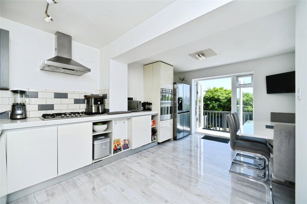 Kitchen/Breakfast Rm