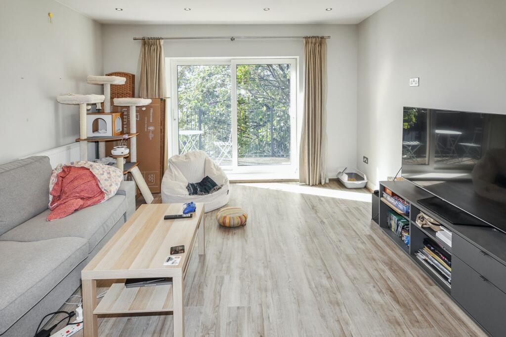 Flat 5, 68 Boston Road, Hanwell, London, W7 2ET