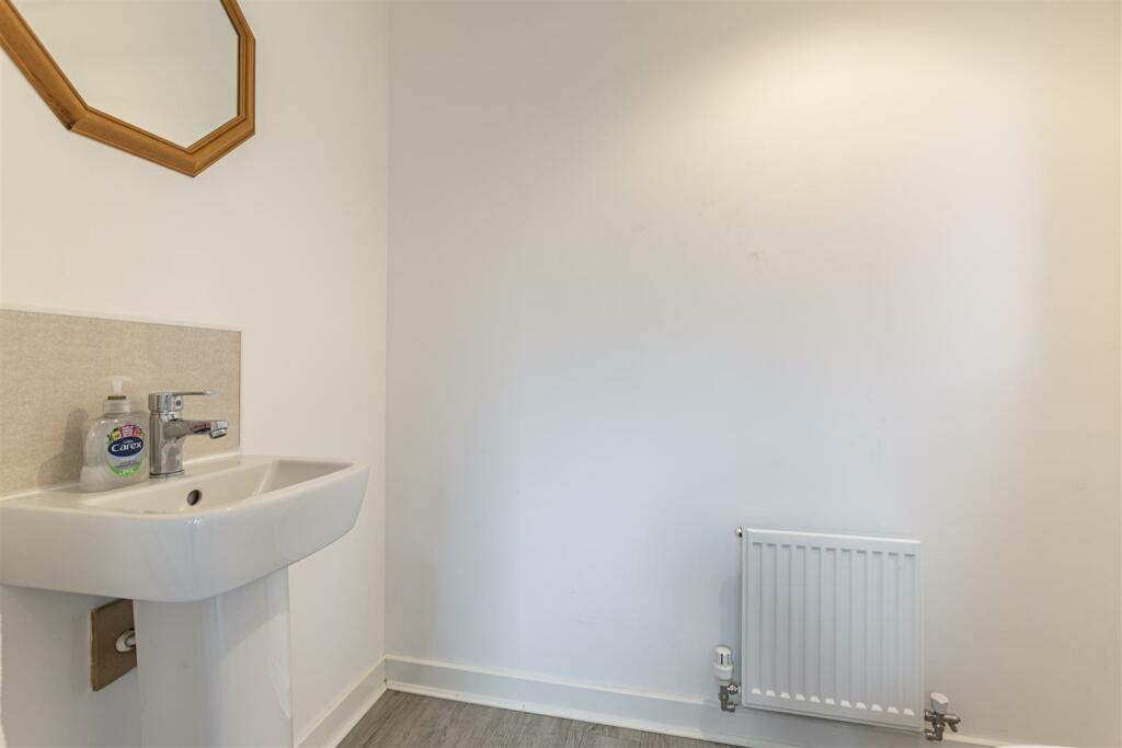 8 Knoll Park Drive Galashiels 24.JPG