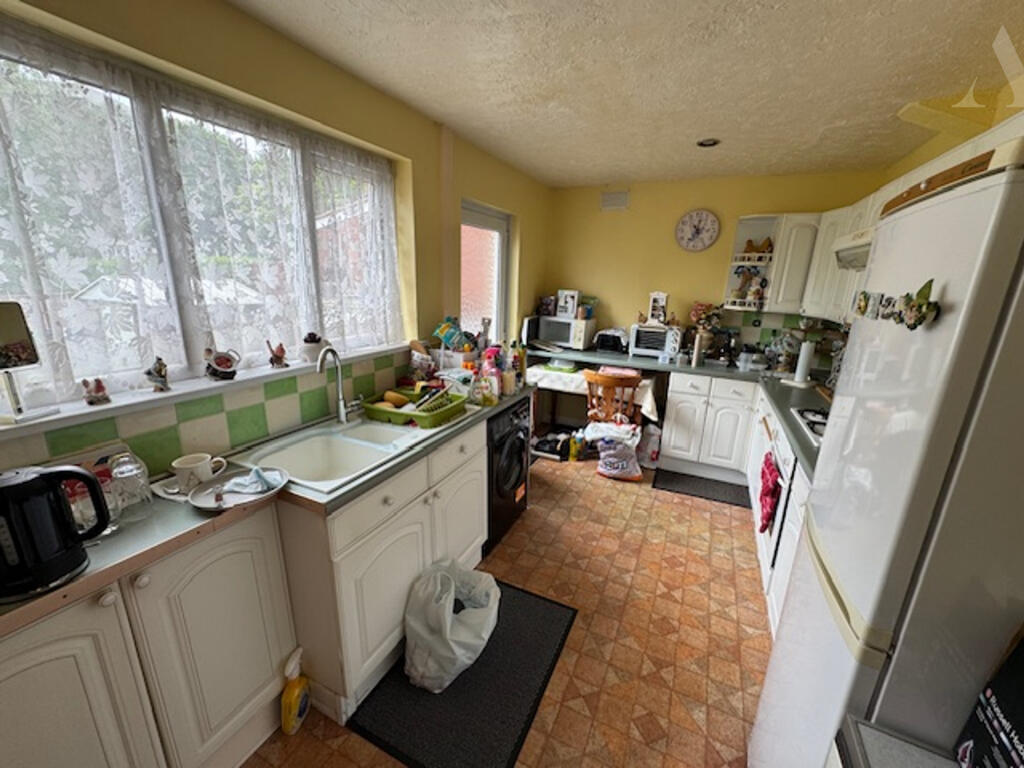 327 Cotterills Lane Kitchen