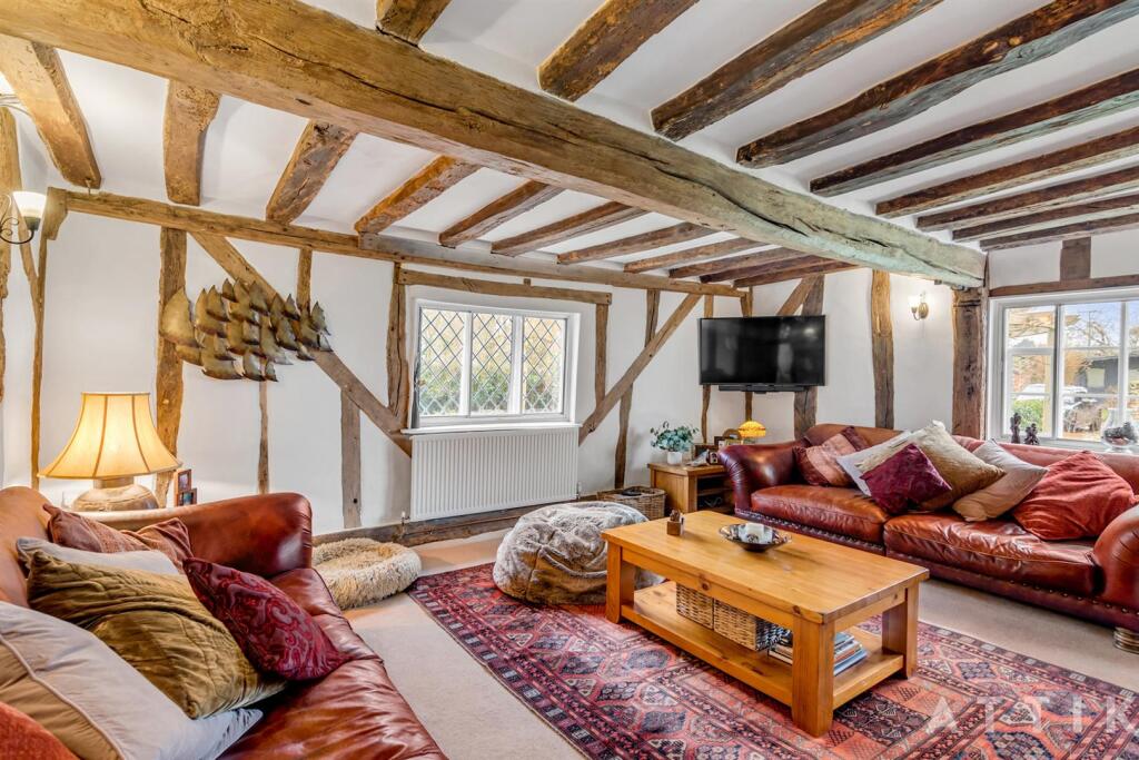 Old thatched cottage Manse Lane Crstfield IP19 0DJ