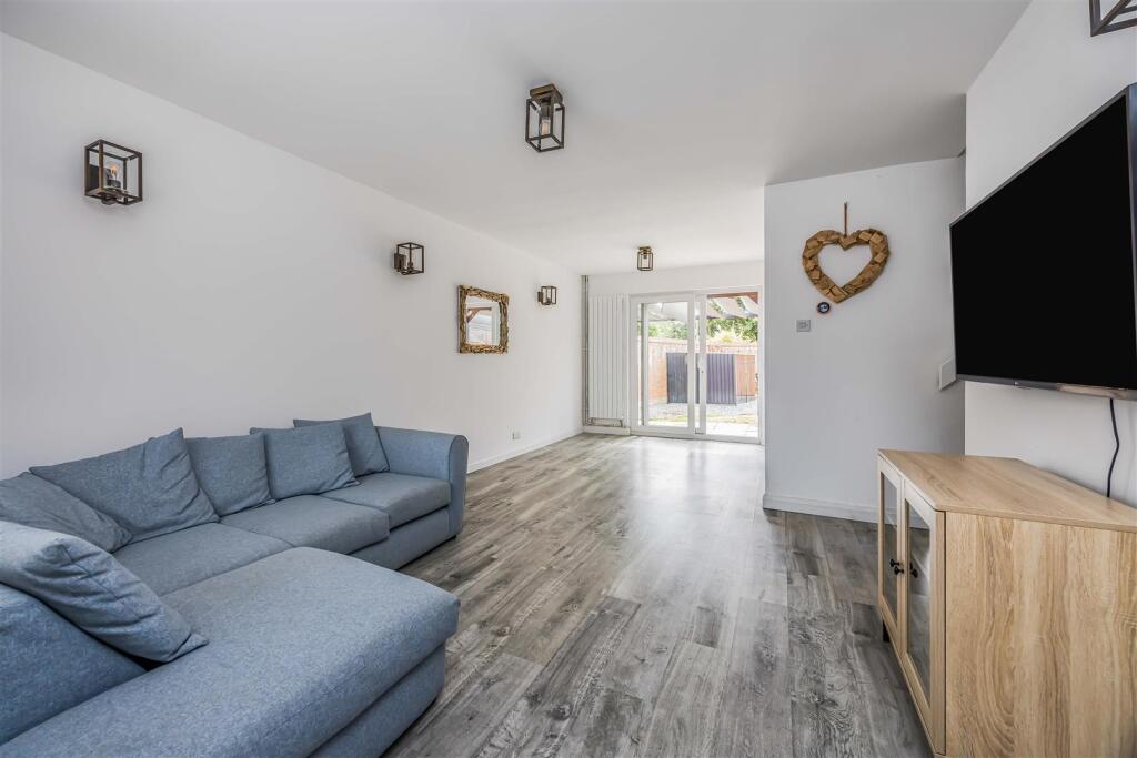 100 Fathoms Reach, Hayling Island-Small-PorticoMar