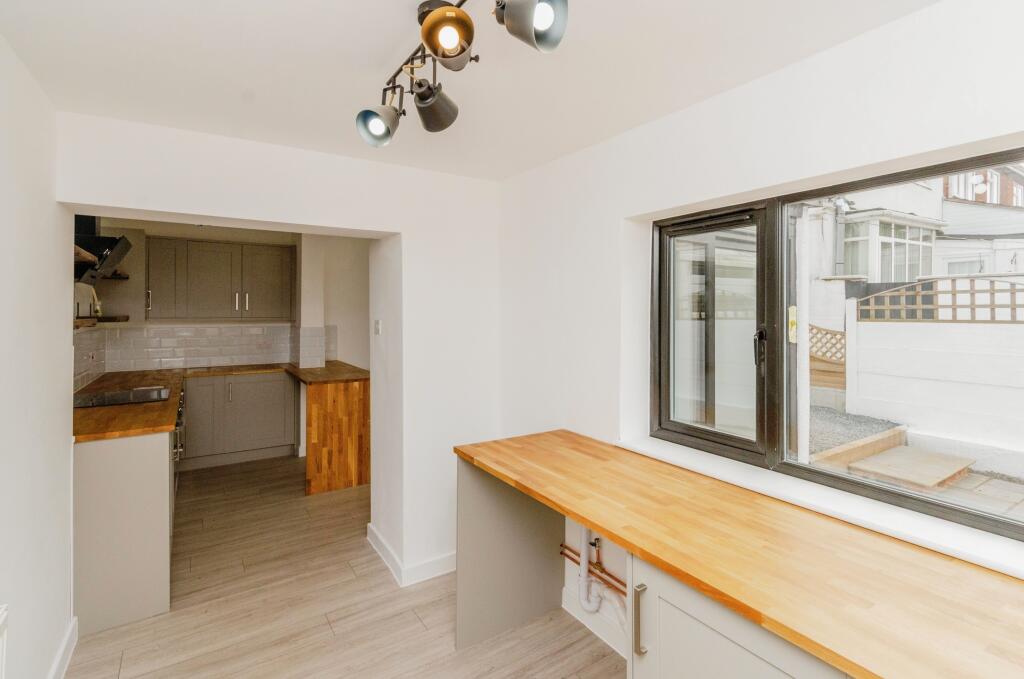 Kitchen (reverse view)