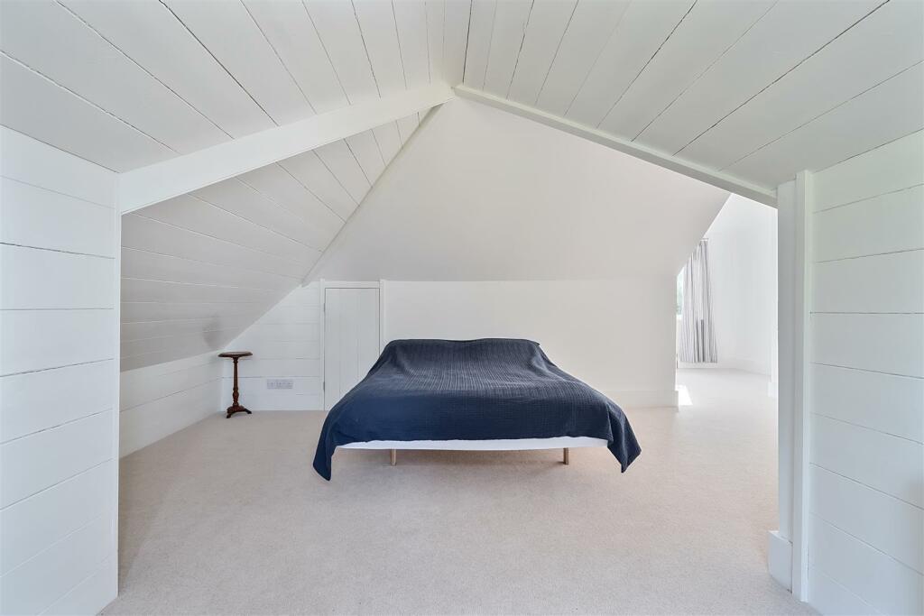 Bed 3 Alt.jpg