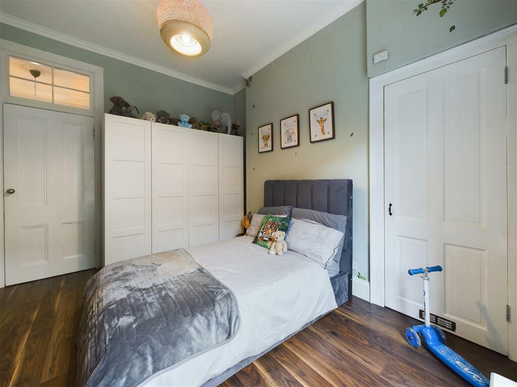 CAM02350G0-PR0134-STILL014_alt.jpg