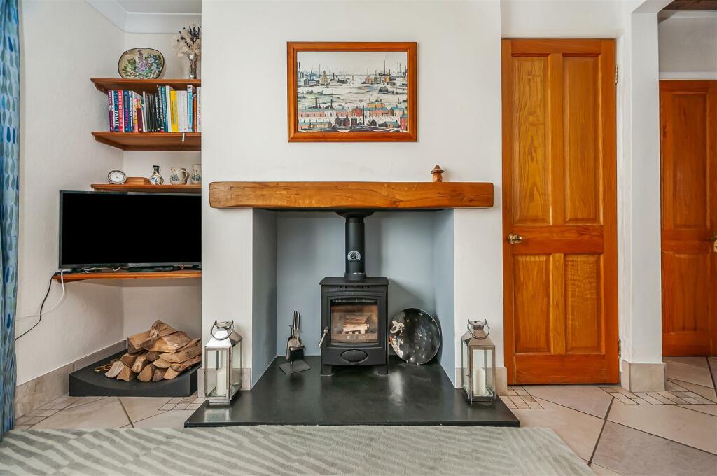 SITTING ROOM