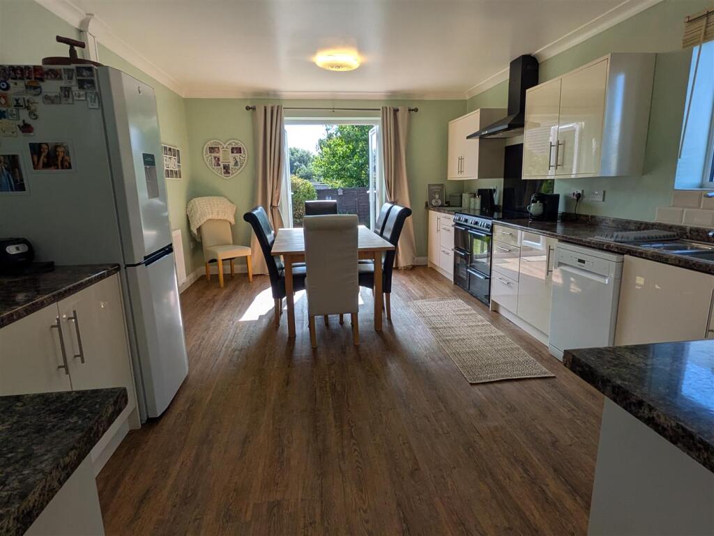 Kitchen/dining room