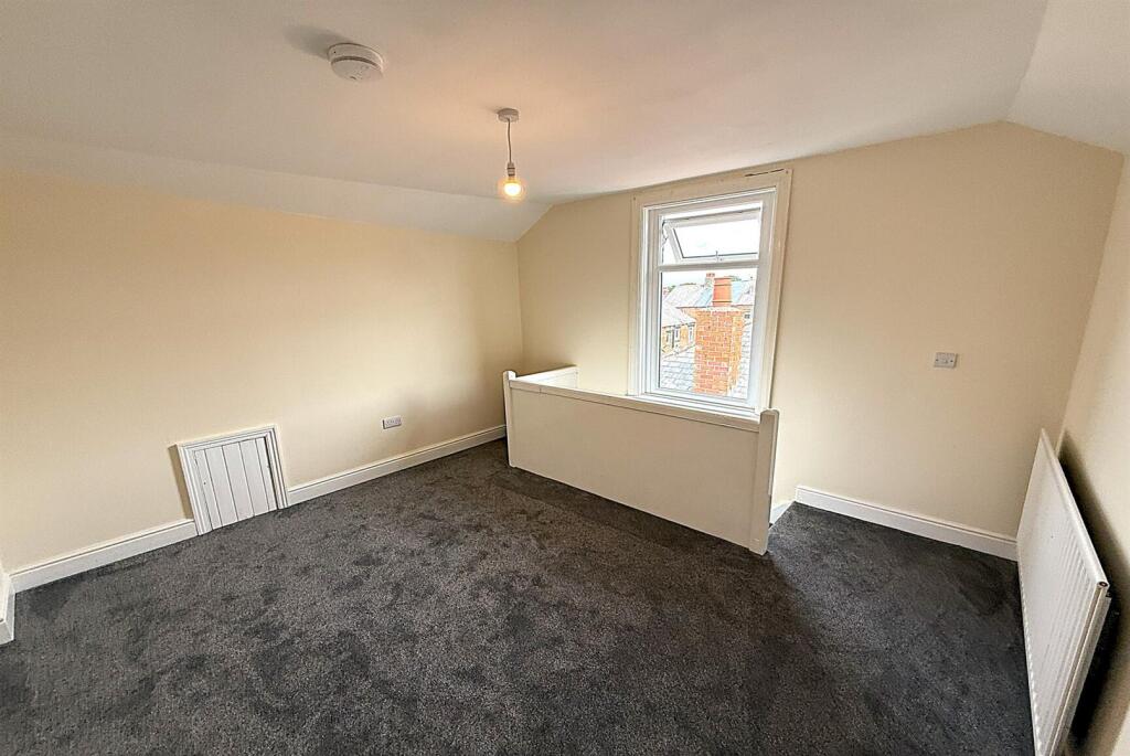 Attic room.jpg
