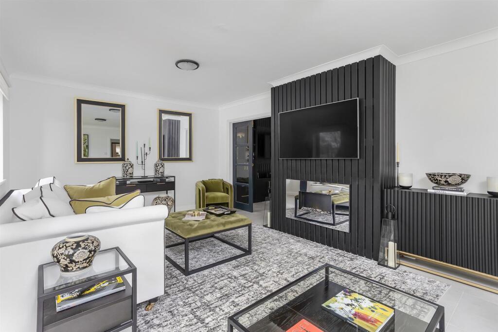 Mayfields, 1 Manor Close