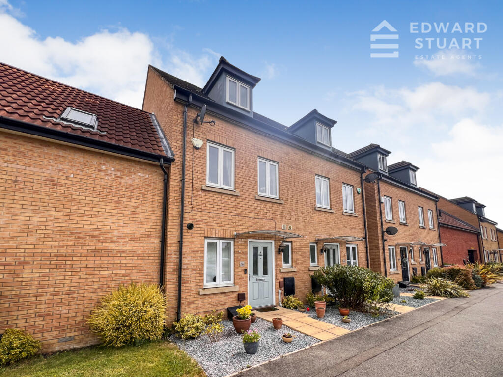 3 Bedroom Townhouse For Sale