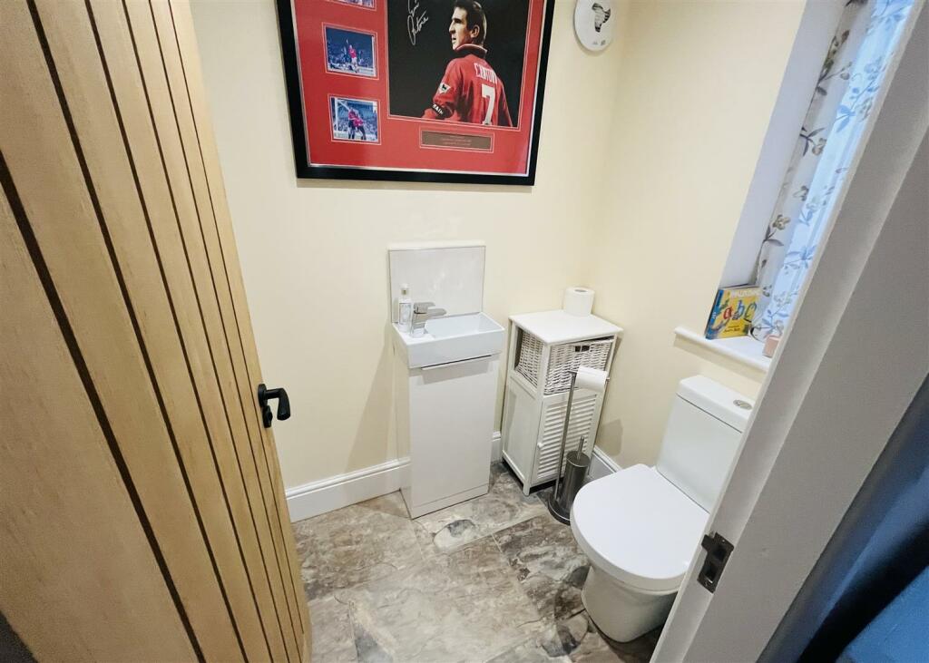 CLOAKROOM/WC
