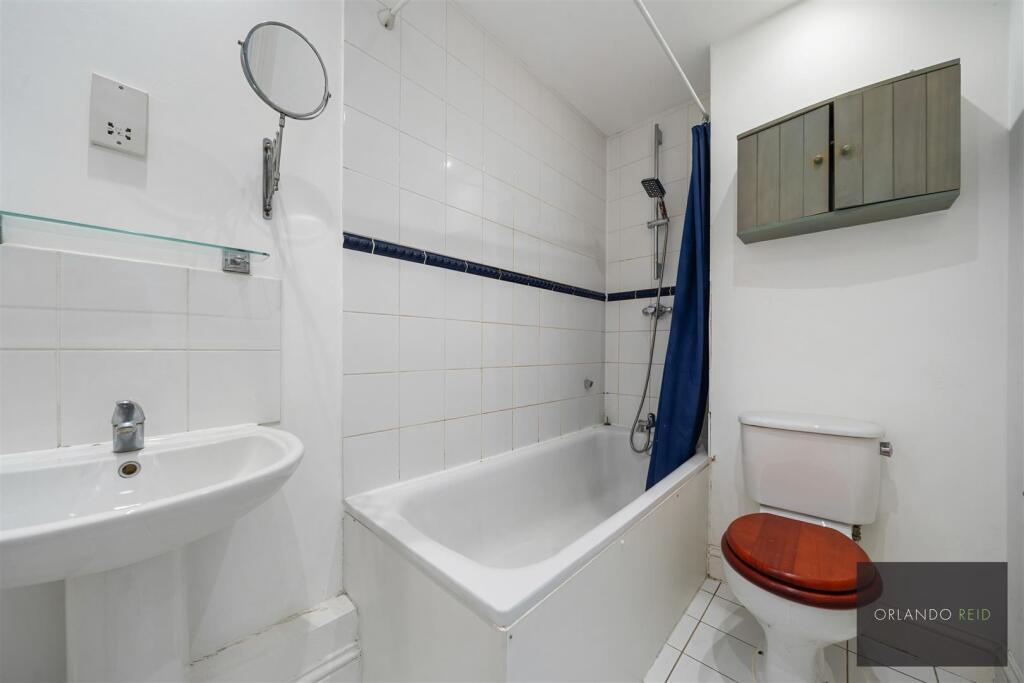 Point Zero, Flat 17, 2A Queenstown Road SW8 3RX-4.