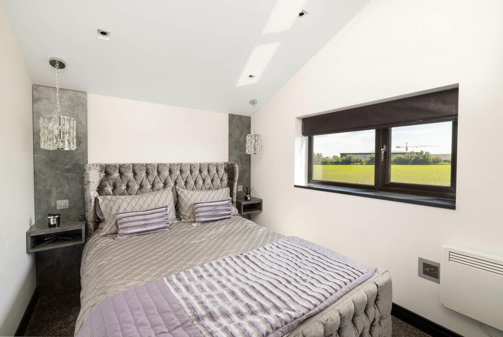 20230615-1345_Highfields Farm, Moss Hall Road, OL1