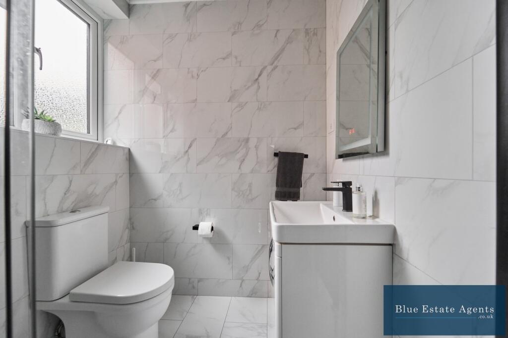 Ground Floor Shower &amp; WC Suite