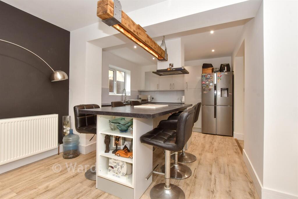 Lounge/ Diner/ Kitchen