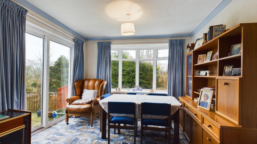 lounge &amp; dining