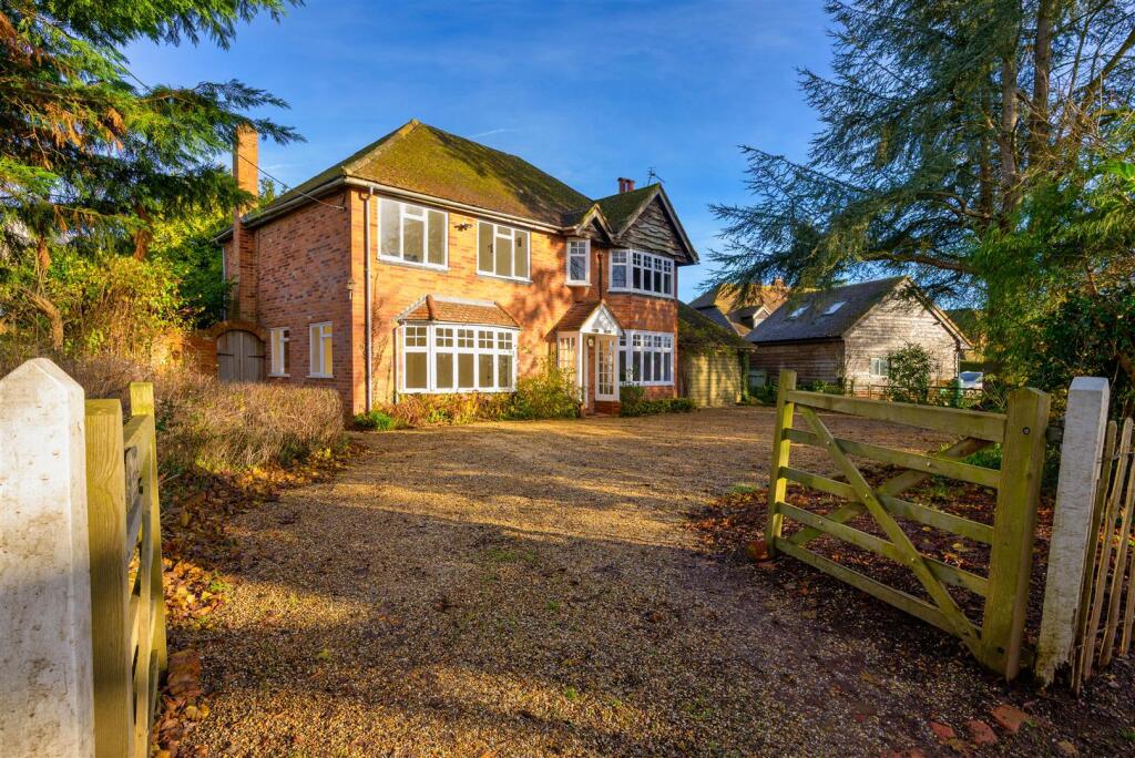 Chiltern Cottage - External (2 of 15).jpg