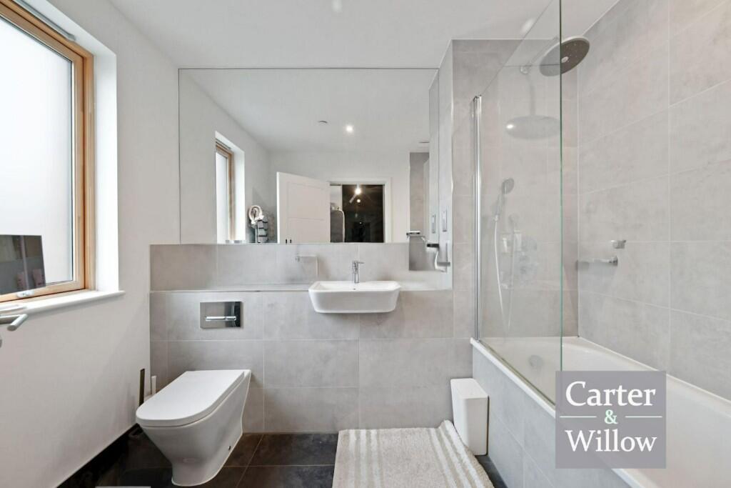 En suite bathroom 