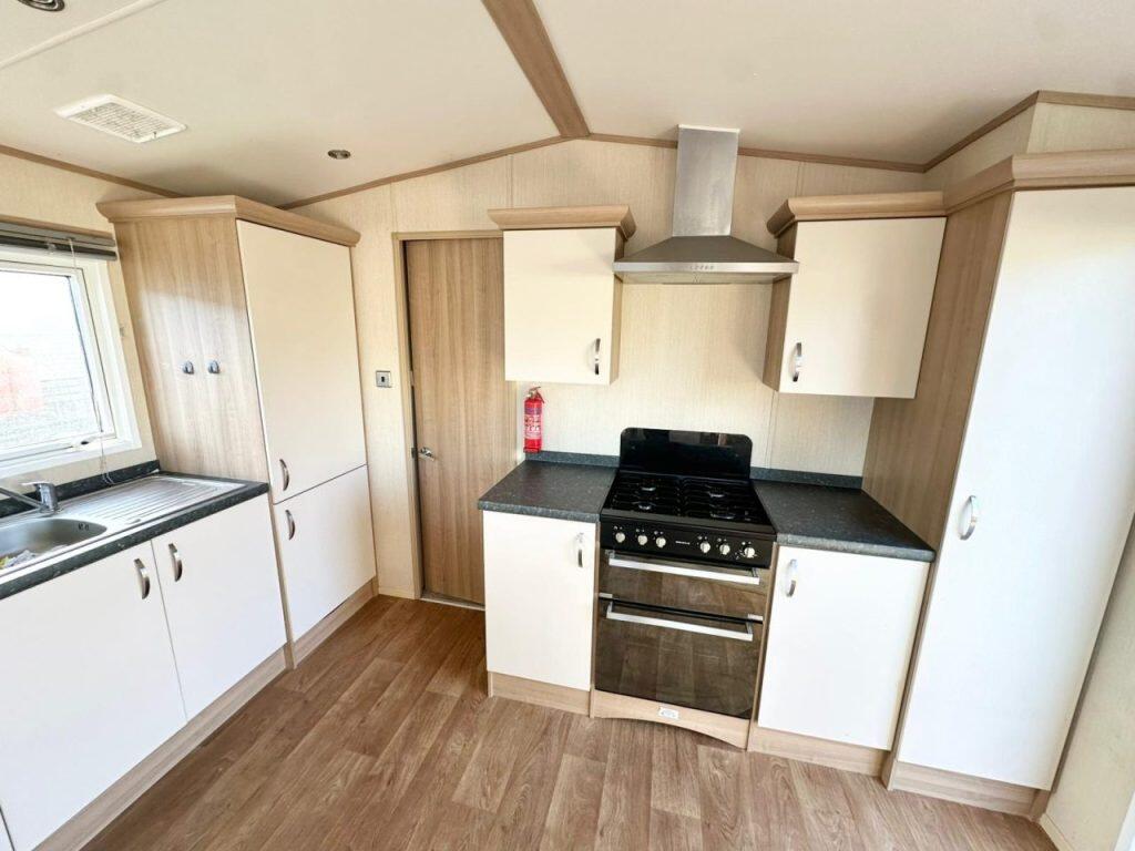 Abi Sunningdale (4).jpeg