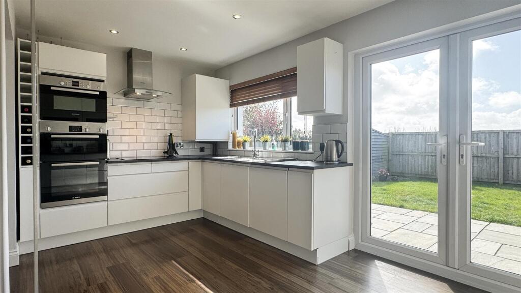 Kitchen 3.jpg